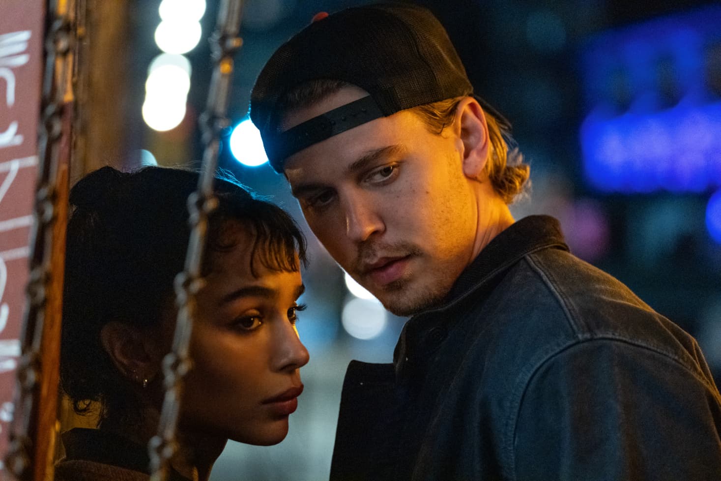 ネコの世話が人生を狂わせる！？予測不能なクライムムービー『コート・スティーリング』